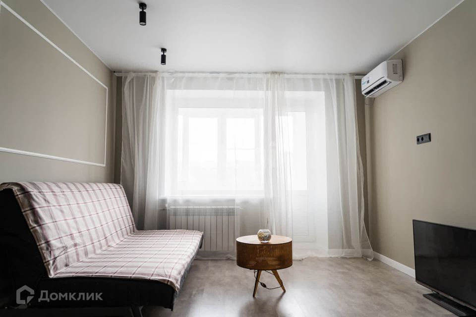 Продаётся 1-комнатная квартира, 42.3 м²