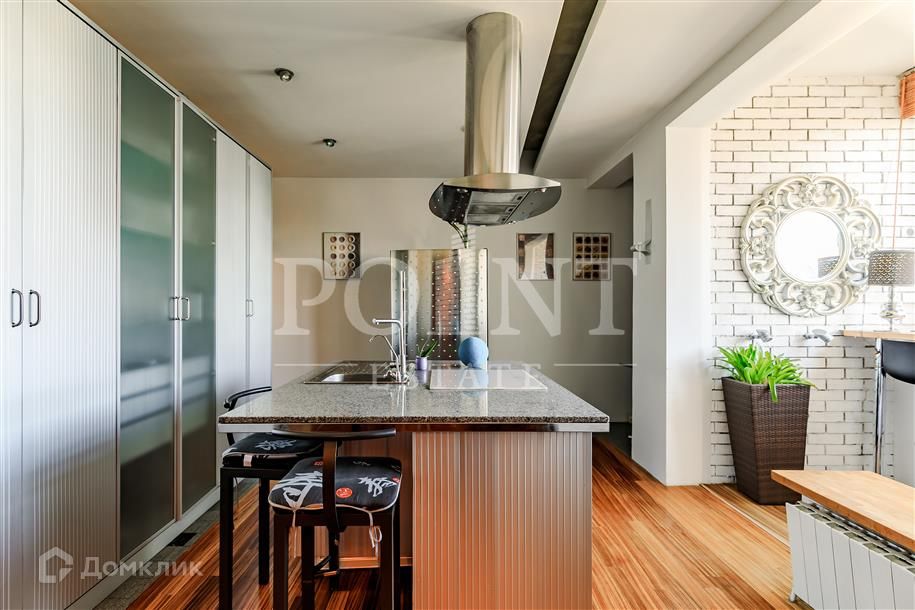 Продаётся 5-комнатная квартира, 372 м²