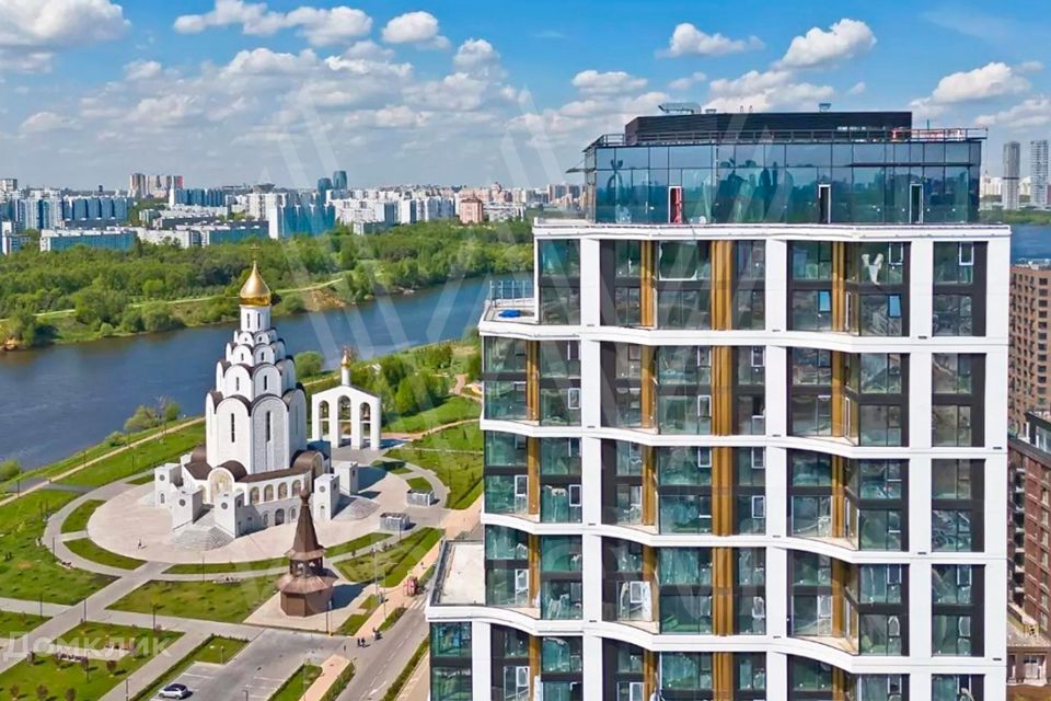 Продаётся 4-комнатная квартира, 105 м²