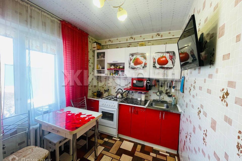 Продаётся 4-комнатная квартира, 60.3 м²