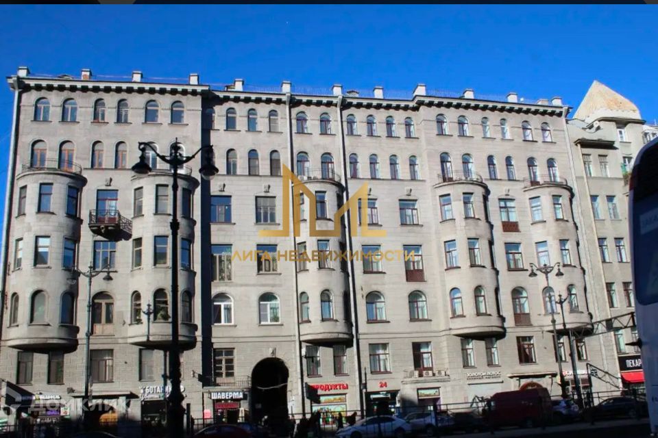 Продаётся 4-комнатная квартира, 110 м²