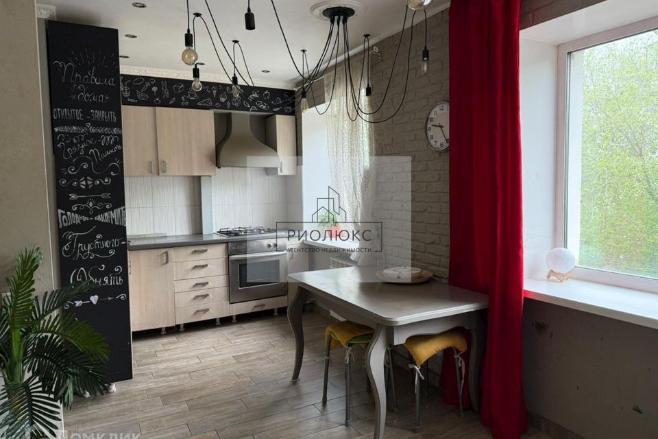 Продаётся 3-комнатная квартира, 54.6 м²