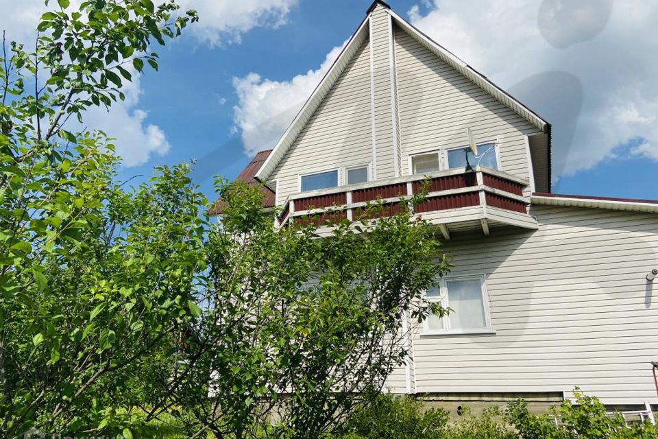 Продаётся 3-этажный дом, 176 м²