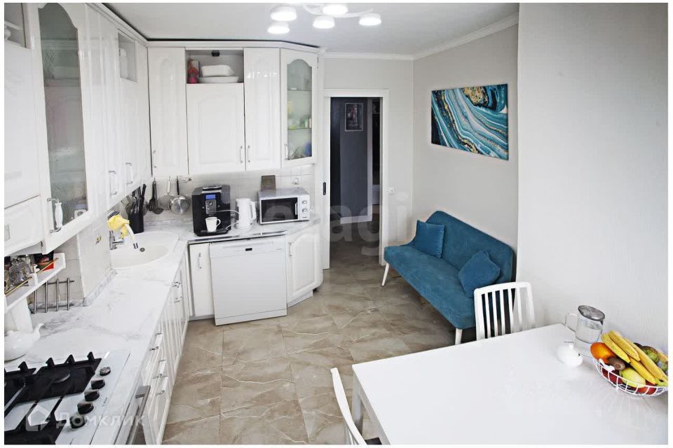 Продаётся 4-комнатная квартира, 72.2 м²