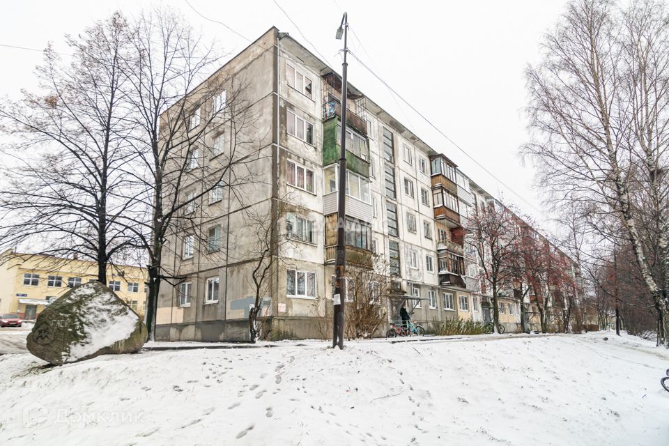 Продаётся 3-комнатная квартира, 49.7 м²