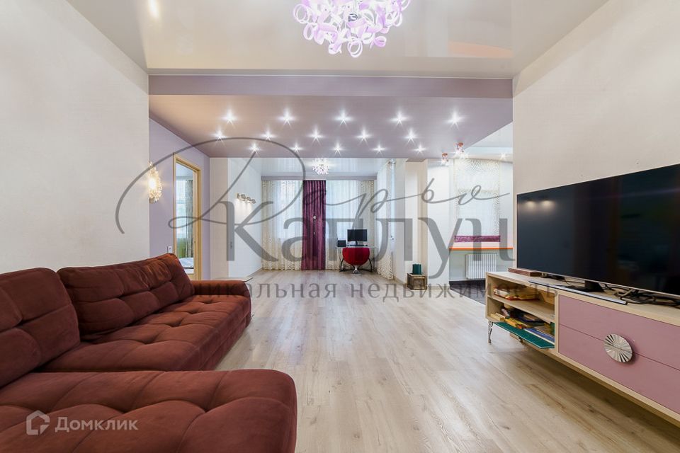 Продаётся 3-комнатная квартира, 134.7 м²