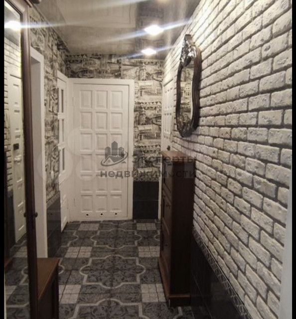 Продаётся 4-комнатная квартира, 64 м²