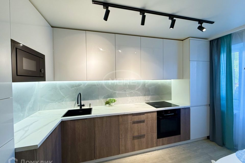Продаётся 4-комнатная квартира, 88.2 м²