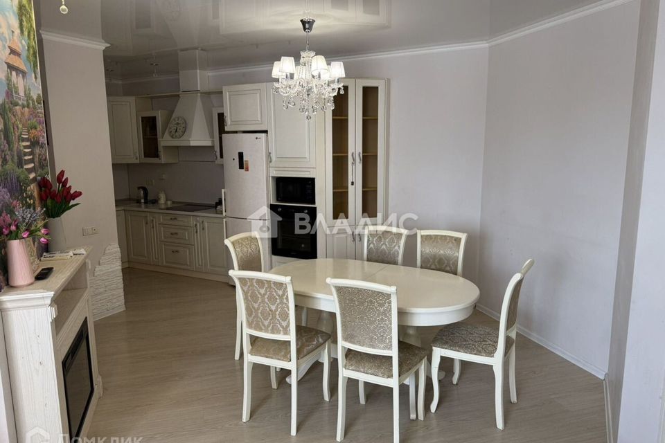 Сдаётся 3-комнатная квартира, 100 м²