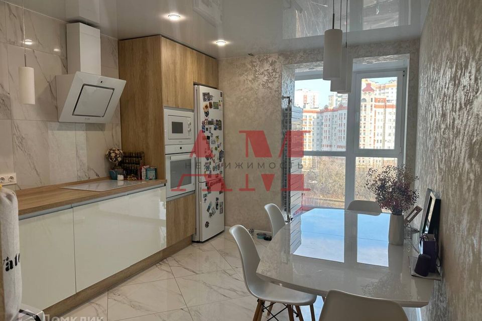 Продаётся 3-комнатная квартира, 82.8 м²