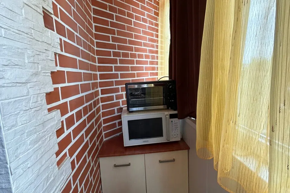Сдаётся 2-комнатная квартира, 65 м²