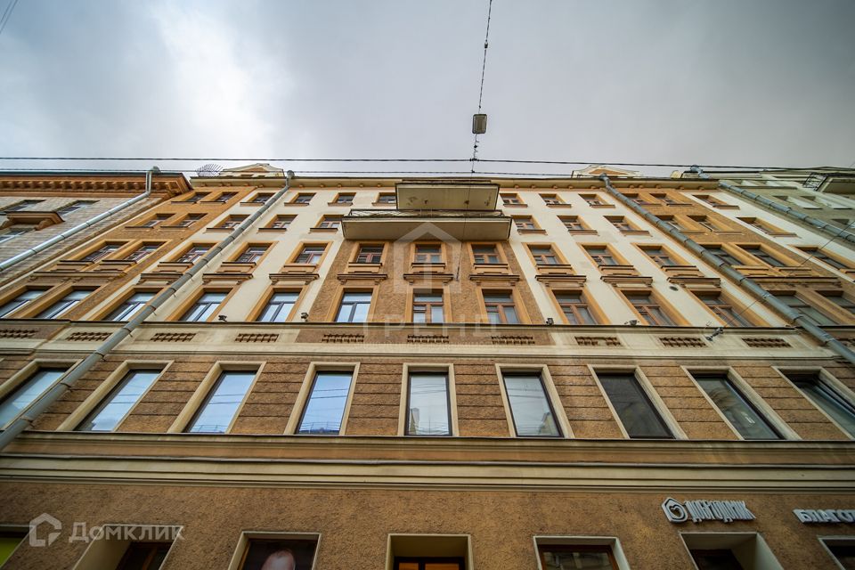 Продаётся 4-комнатная квартира, 150.7 м²
