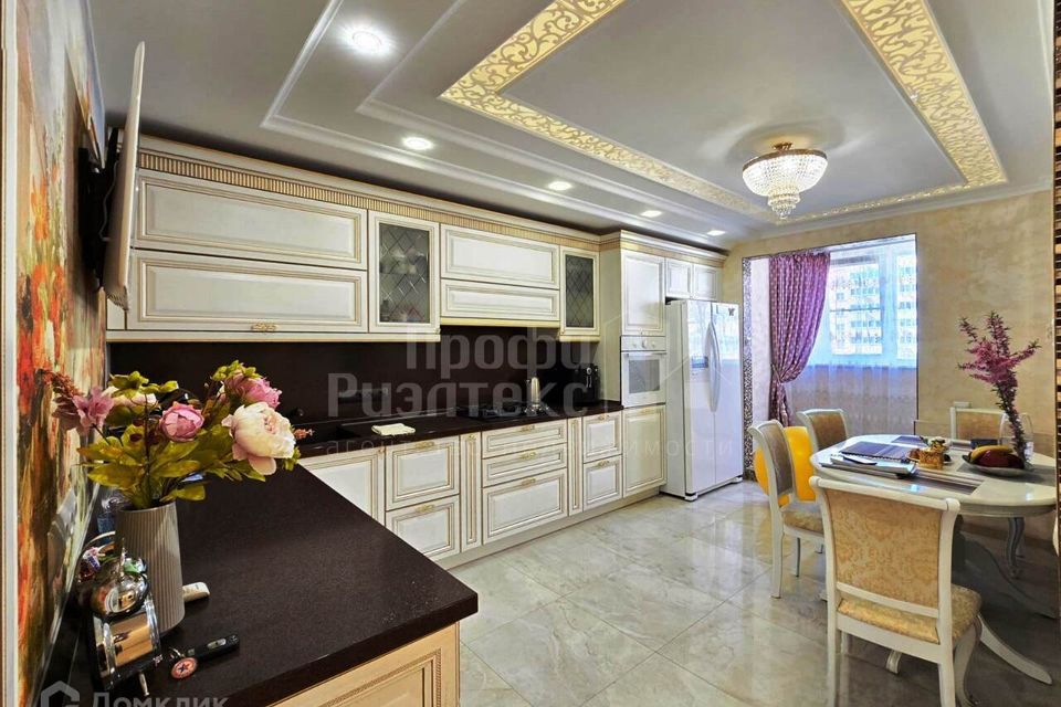 Продаётся 4-комнатная квартира, 115 м²