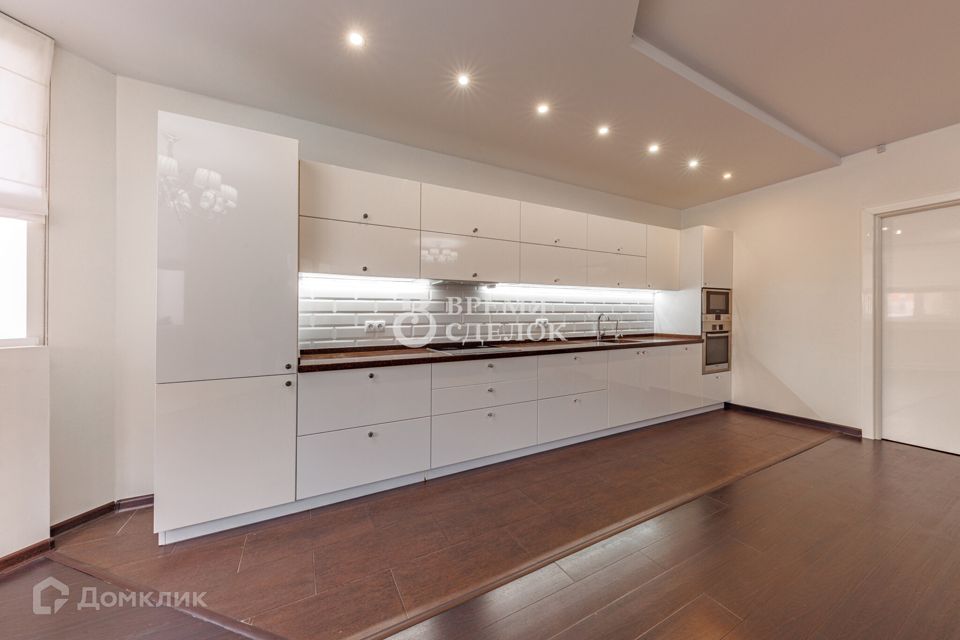 Продаётся 3-комнатная квартира, 147.1 м²