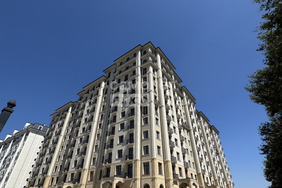 Продаётся 3-комнатная квартира, 101 м²