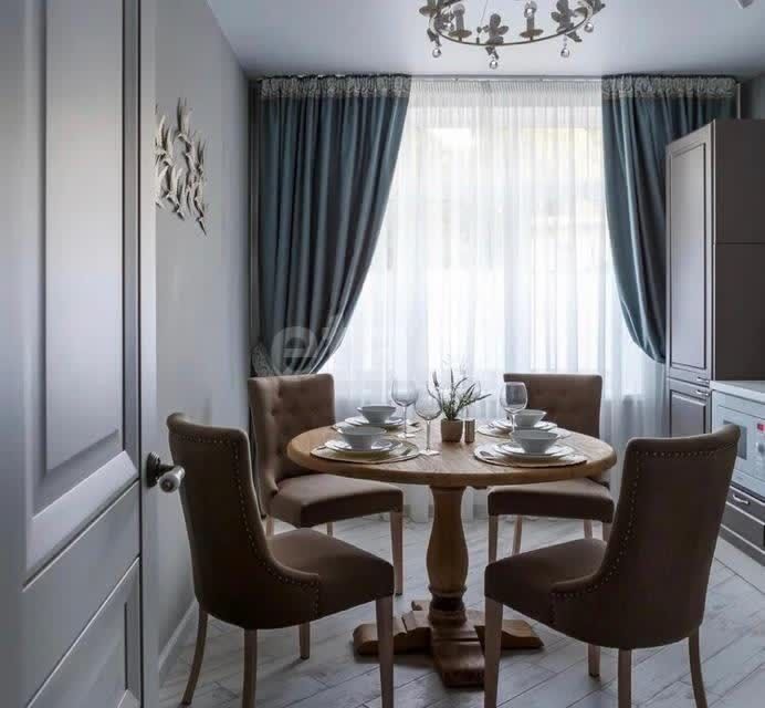Продаётся 1-комнатная квартира, 43.3 м²