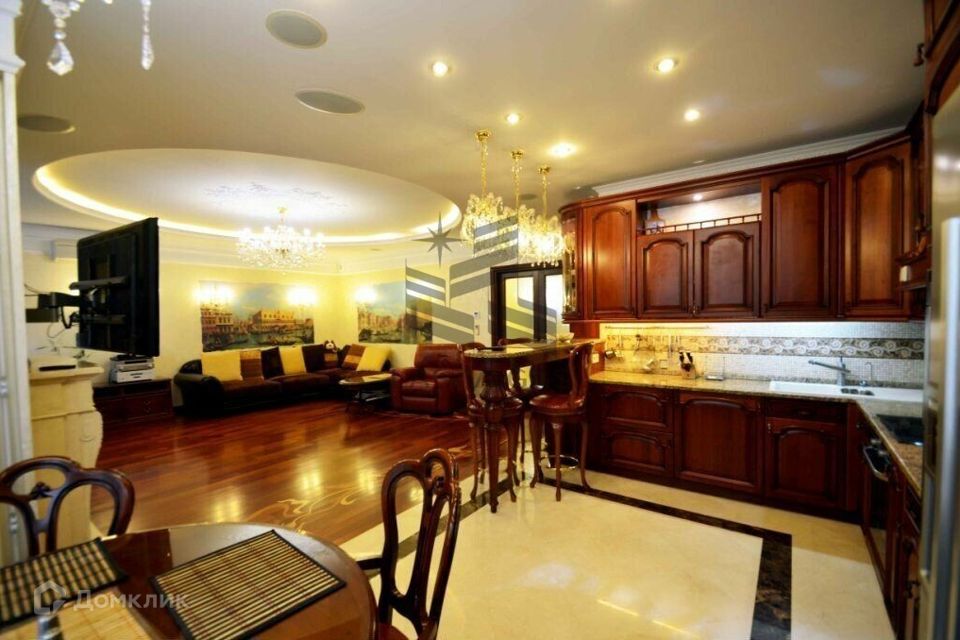 Сдаётся 3-комнатная квартира, 170 м²