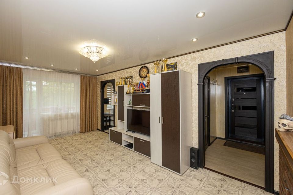 Продаётся 3-комнатная квартира, 54.8 м²