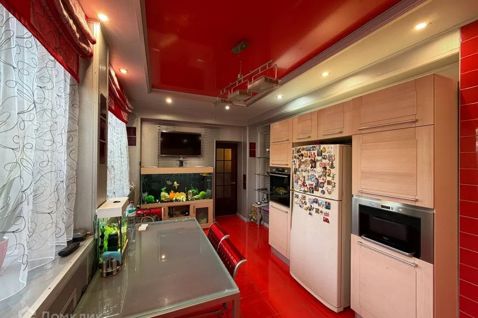 Продаётся 2-этажный дом, 275 м²