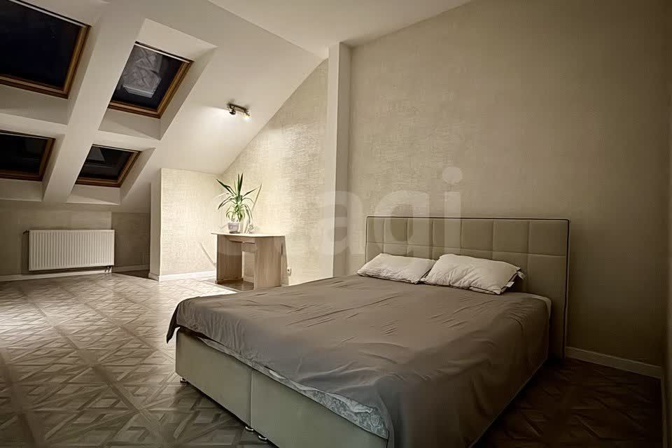 Сдаётся 2-комнатная квартира, 70 м²