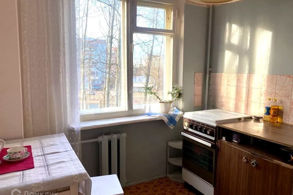 Продаётся 4-комнатная квартира, 58.4 м²