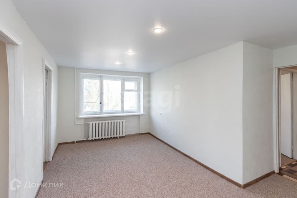 Продаётся 4-комнатная квартира, 60.5 м²