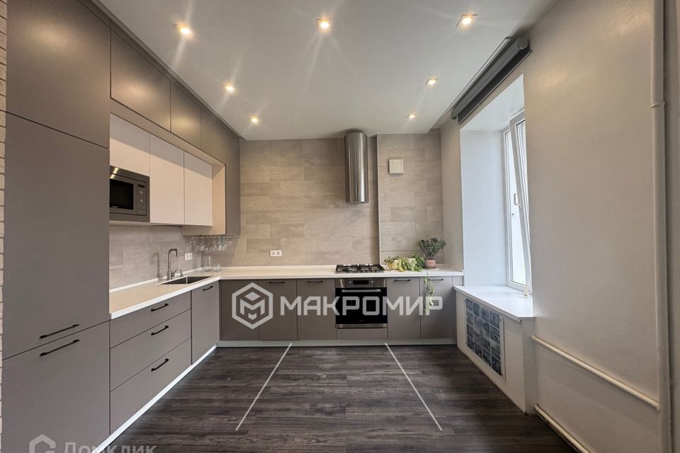 Продаётся 4-комнатная квартира, 93.6 м²
