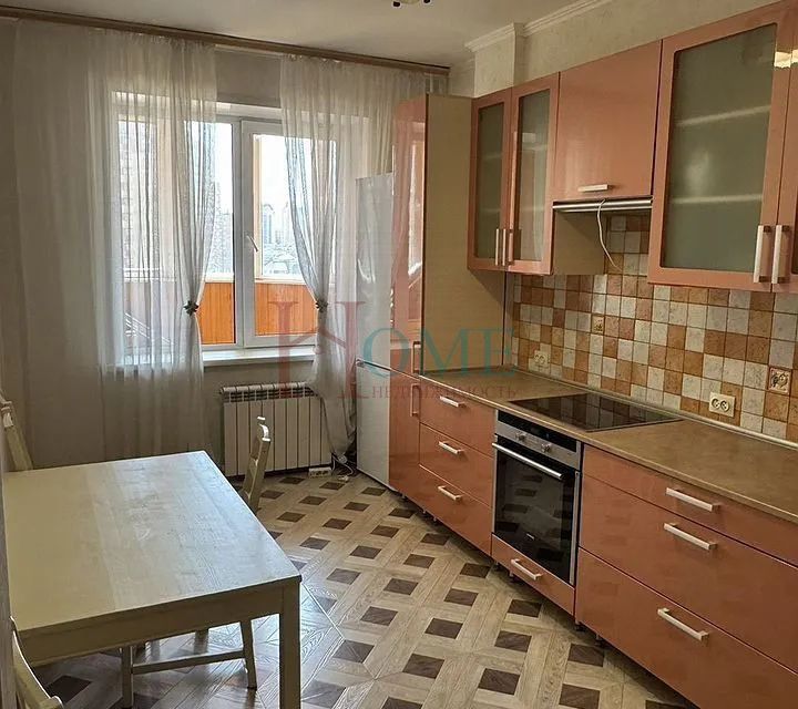Сдаётся 1-комнатная квартира, 40 м²