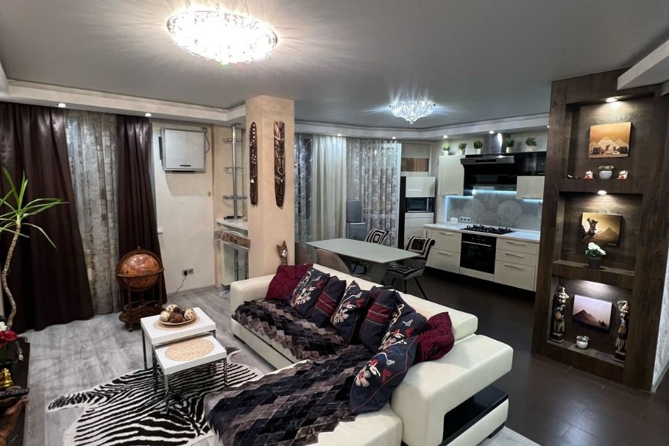 Продаётся 3-комнатная квартира, 147 м²