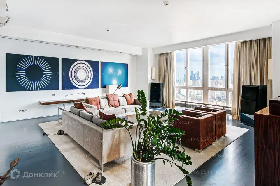 Продаётся 8-комнатная квартира, 428.4 м²