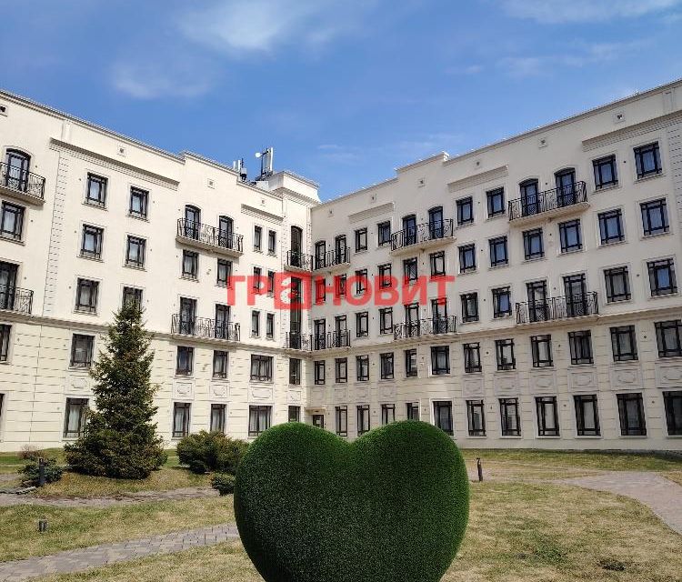 Продаётся 3-комнатная квартира, 107.6 м²