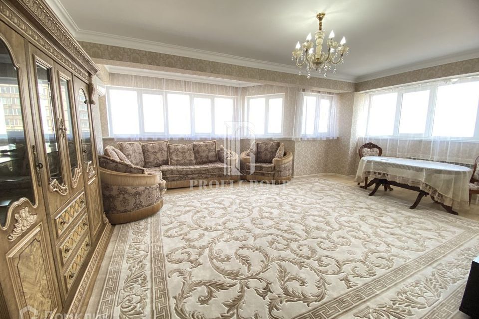 Сдаётся 3-комнатная квартира, 133 м²