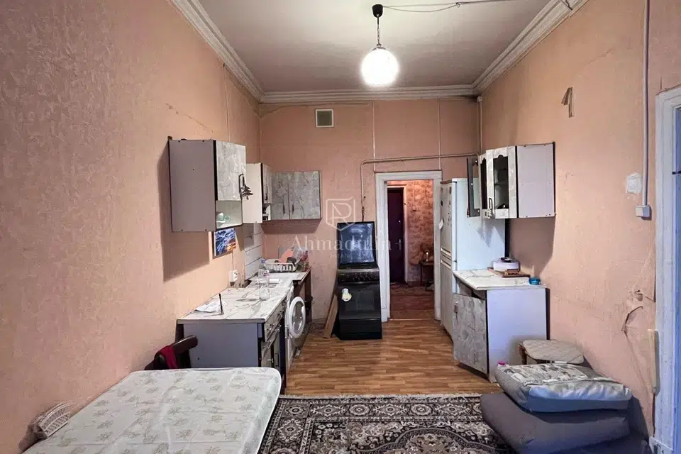 Продаётся 1-комнатная квартира, 70 м²