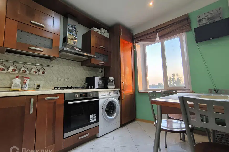 Продаётся 4-комнатная квартира, 77 м²