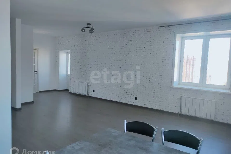Сдаётся 2-комнатная квартира, 63.9 м²