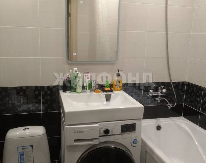 Продаётся 3-комнатная квартира, 60.5 м²