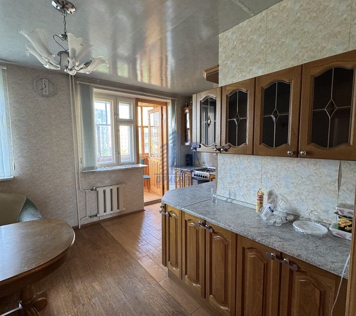 Продаётся 4-комнатная квартира, 133 м²
