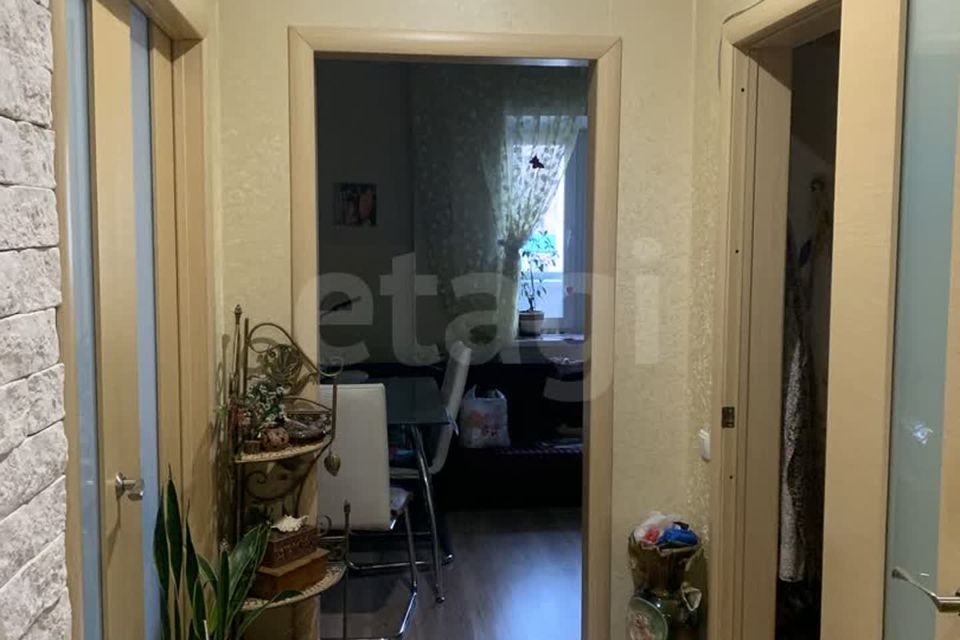 Продаётся комната в 2-комн. квартире, 58 м²