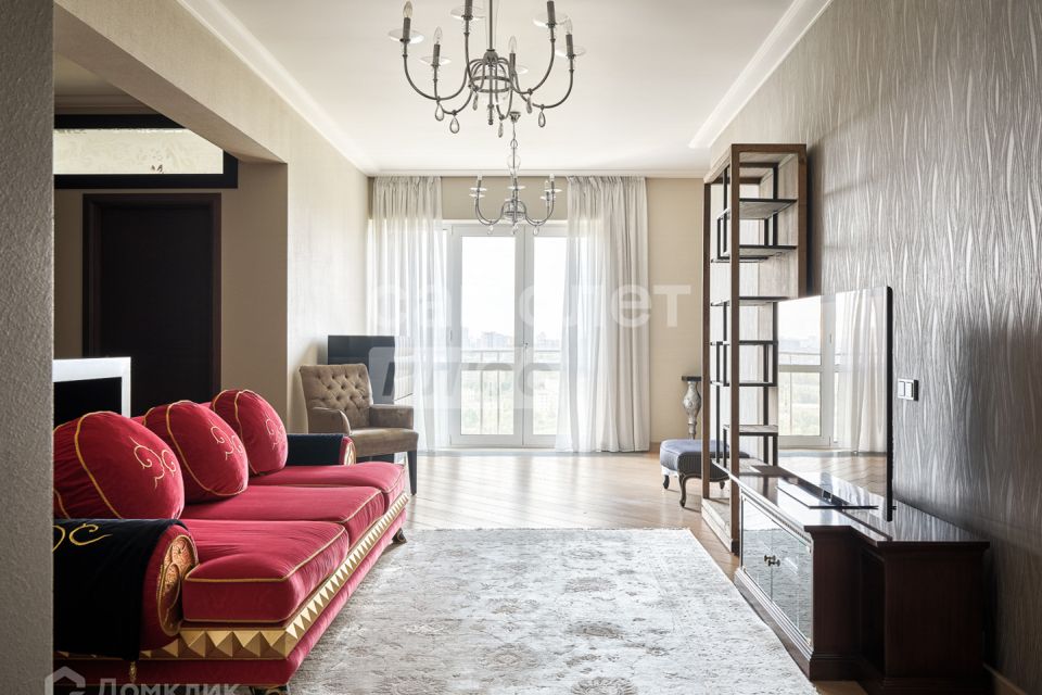 Продаётся 3-комнатная квартира, 123.1 м²