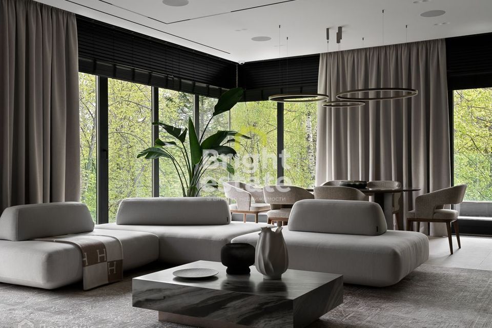 Продаётся 3-комнатная квартира, 154 м²