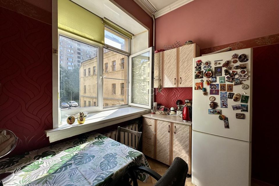 Продаётся комната в 2-комн. квартире, 27.7 м²
