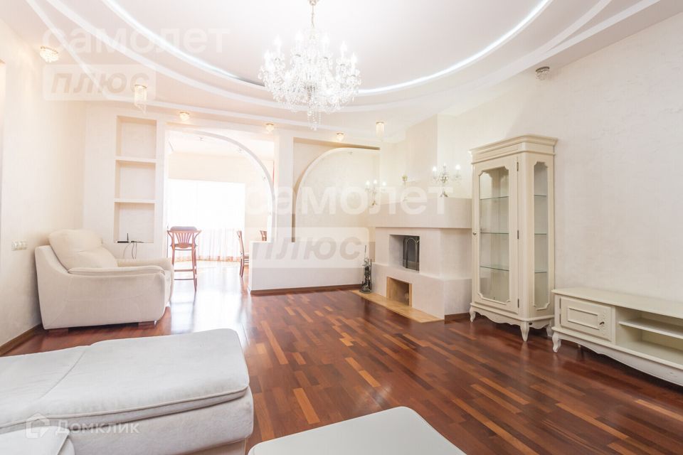 Продаётся 5-комнатная квартира, 350 м²