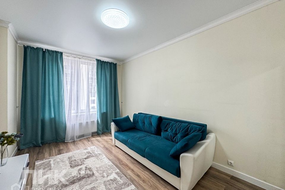 Сдаётся 2-комнатная квартира, 59.8 м²