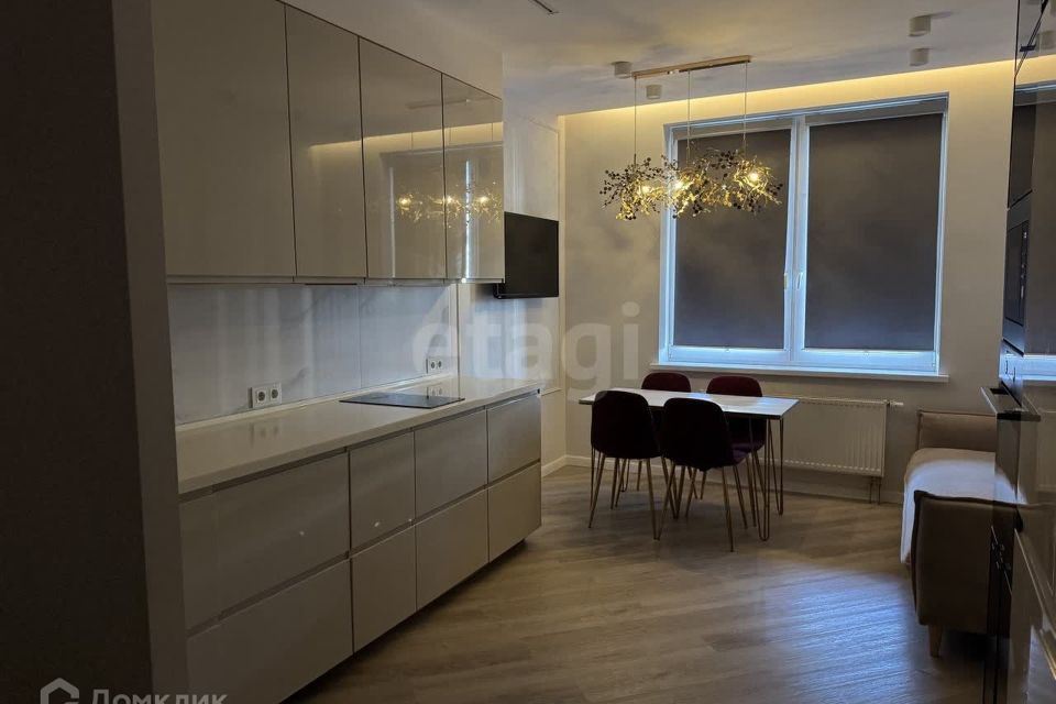 Продаётся 2-комнатная квартира, 58.2 м²