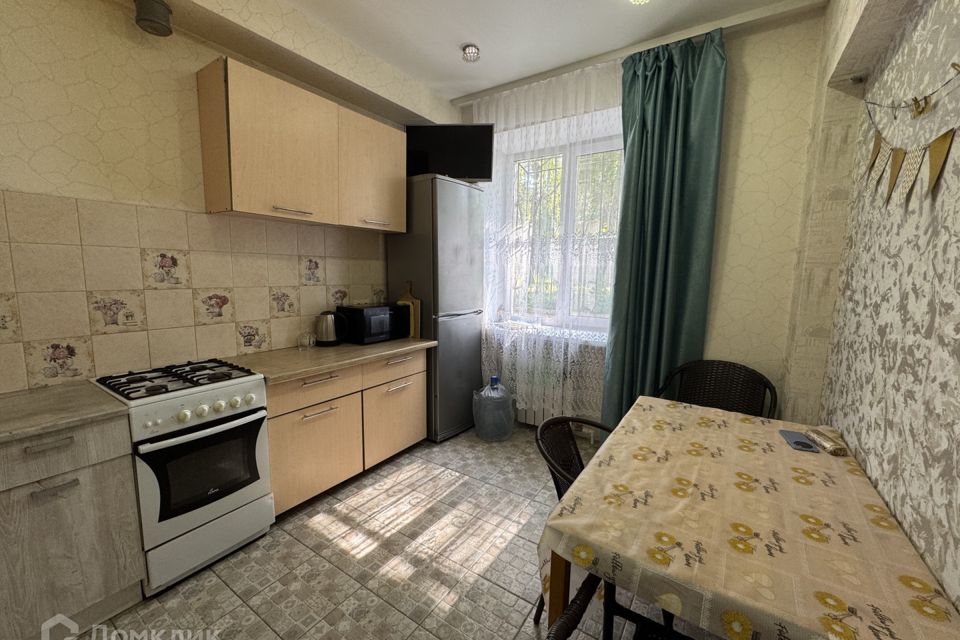 Продаётся 2-комнатная квартира, 61.8 м²