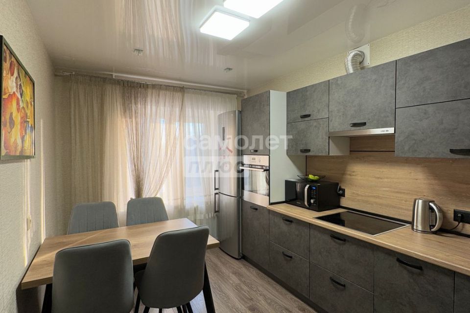 Продаётся 3-комнатная квартира, 97.6 м²