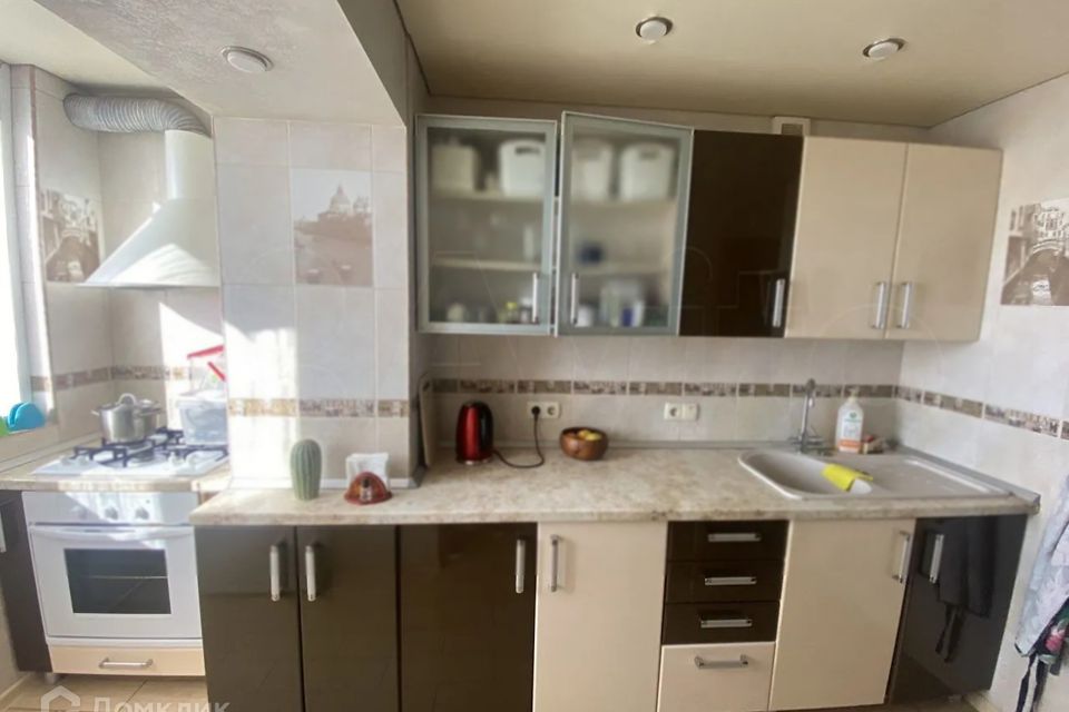 Продаётся 4-комнатная квартира, 64 м²