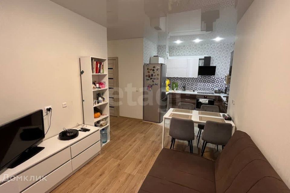 Продаётся 2-комнатная квартира, 76.3 м²