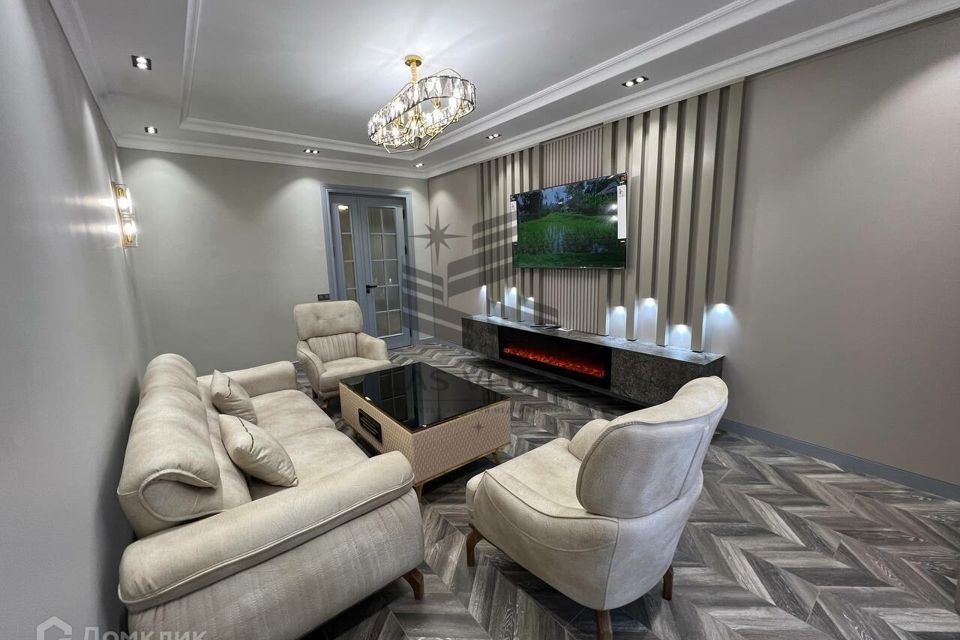 Сдаётся 4-комнатная квартира, 140 м²