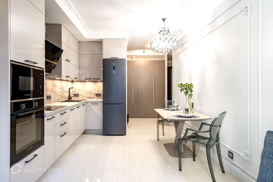 Сдаётся 2-комнатная квартира, 65 м²